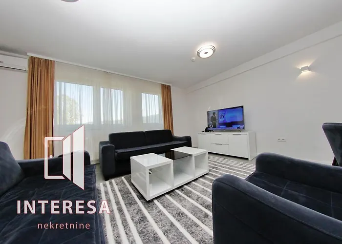 Panamera Apartments Private
